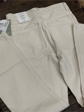 H&M NWT Cream 90’s High-Rise Waist Straight Leg Jeans Size 8 New